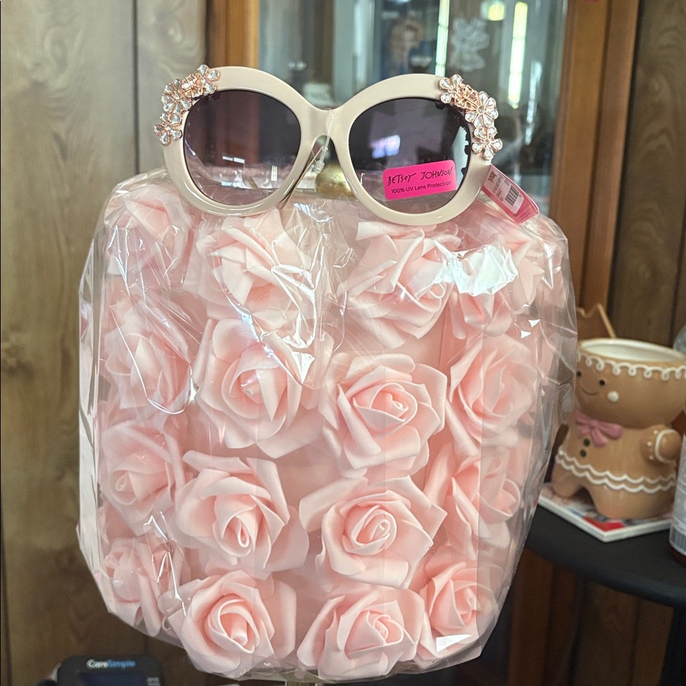 NWT Betsey Johnson Pink Floral Rhinestone Sunglasses - Picture 17 of 17